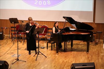 Hacettepe Üniversitesi Ankara Devlet Konservatuvarı, Müzik Bölümü Öğretim Üyesi Prof. Ceylan Kabakcı, keman resitaliyle salondaki sanatseverleri mest etti