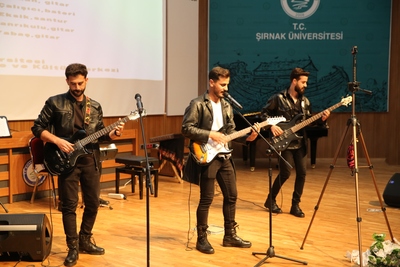 Üniversitemiz Müzik Bölümü öğretim üyeleri ve öğrencilerinden açılış konseri